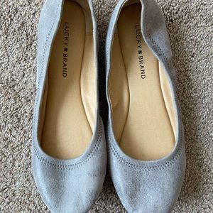 Lucky Size 9 Grey Flats